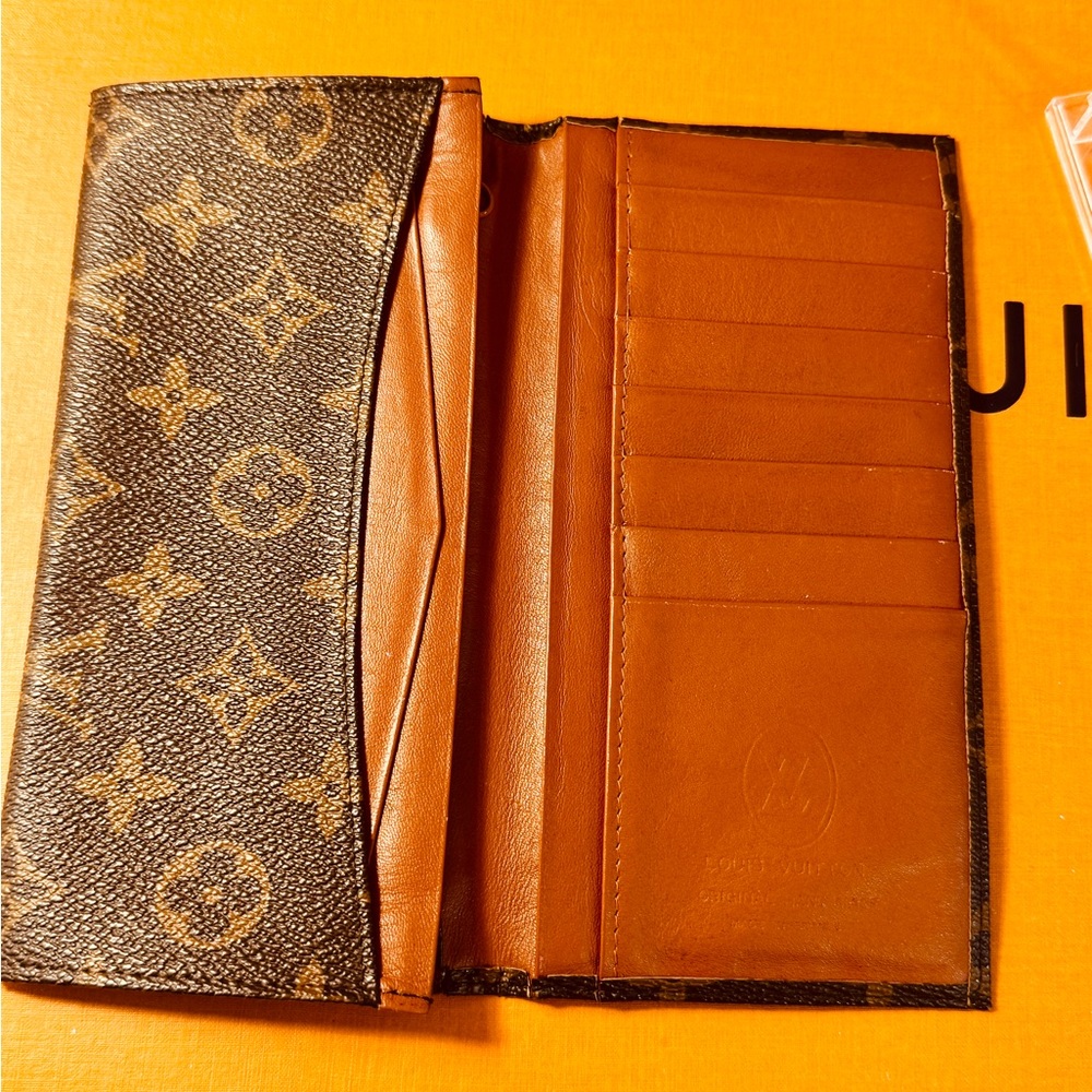 Louis Vuitton Monogram bifold wallet 100% hand made soft quilt leather - Picture 15 of 16